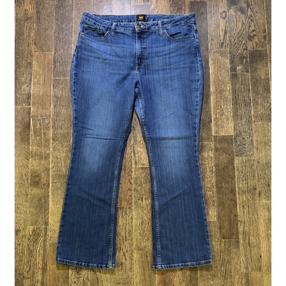Lee Blue Jeans Women's Size 18S/C Plus Size Bootcut Mid Rise 101CMVEW9